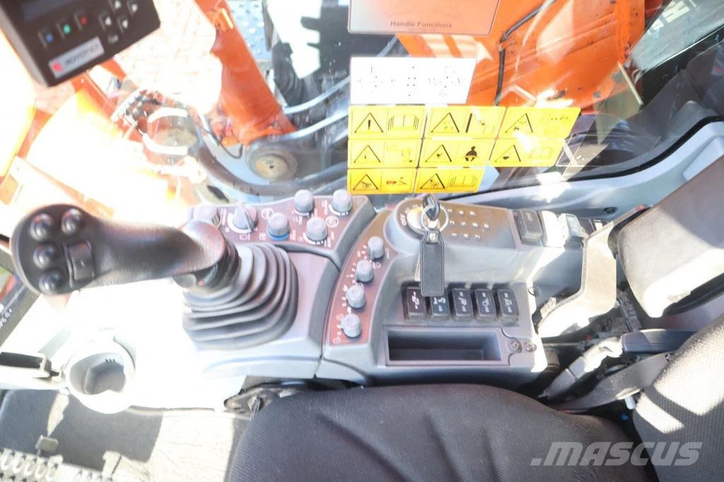 Hitachi ZX300 LC-7 | ROTOTILT | BUCKET Raupenbagger
