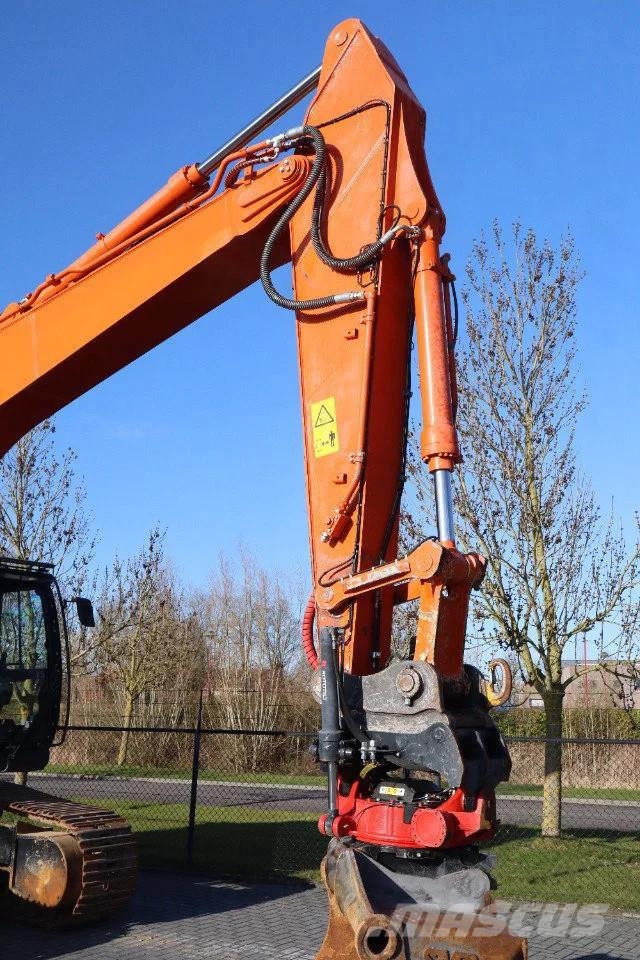 Hitachi ZX300 LC-7 | ROTOTILT | BUCKET Raupenbagger