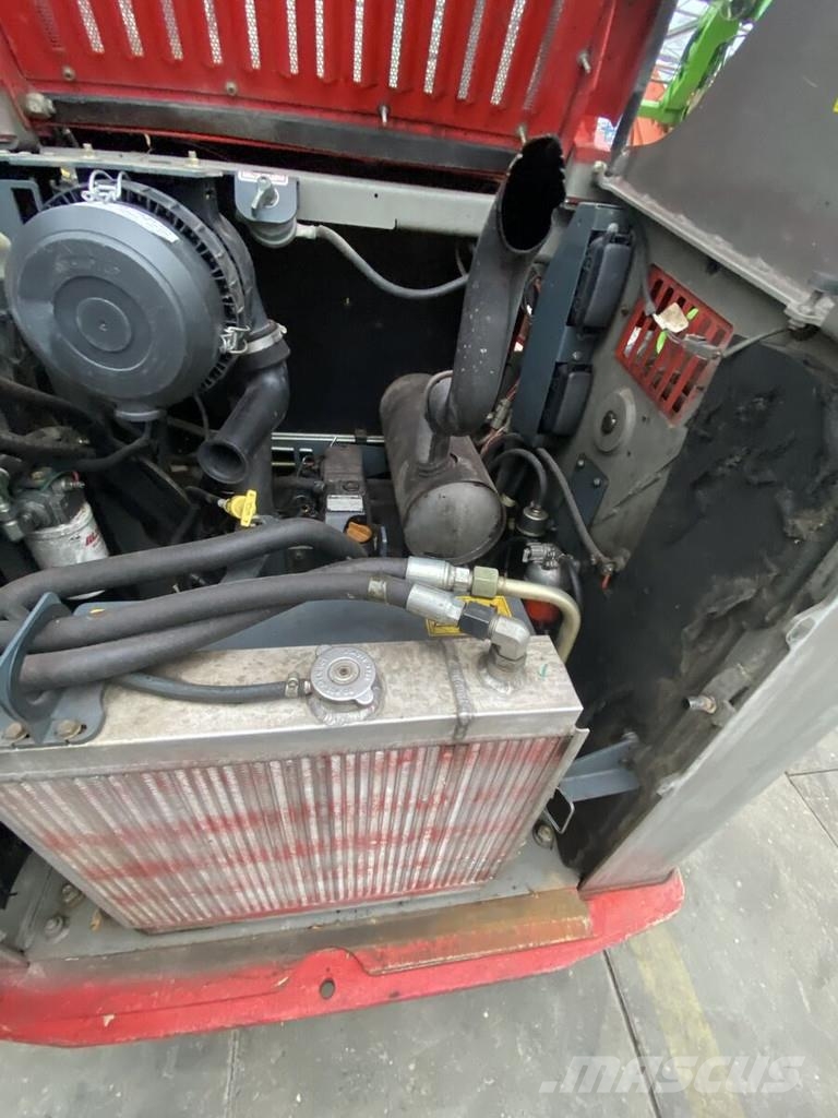 Gehl R150 Skid steer mini nakladalci