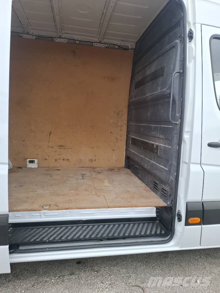 Mercedes-Benz Sprinter L2 H2 Carros
