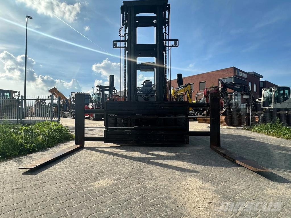Kalmar DCE150-6 Diesel heftrucks