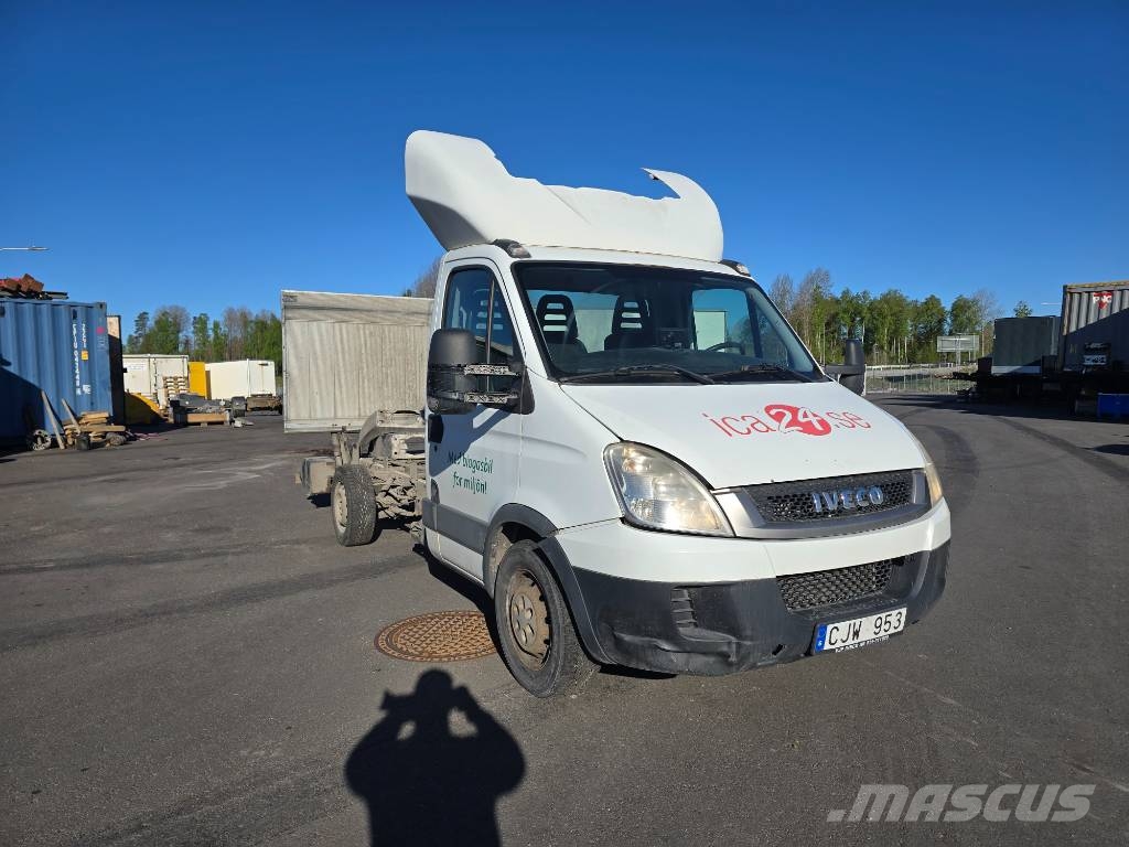 Iveco Daily 35 S15 Furgonetas cerradas