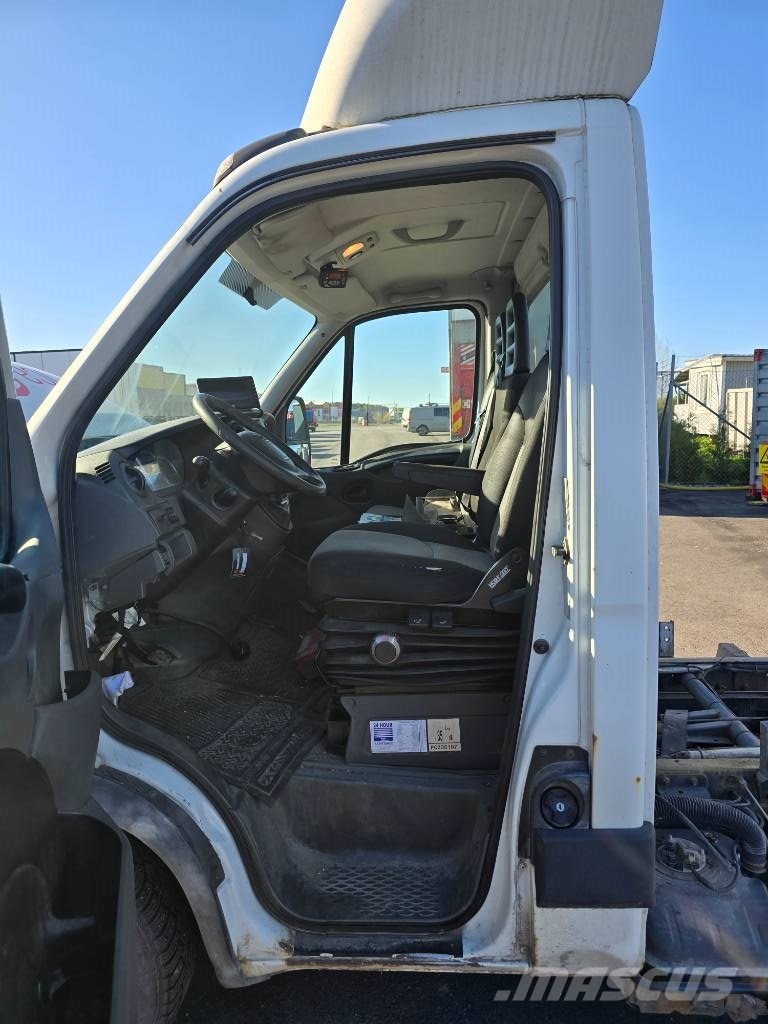 Iveco Daily 35 S15 Furgonetas cerradas