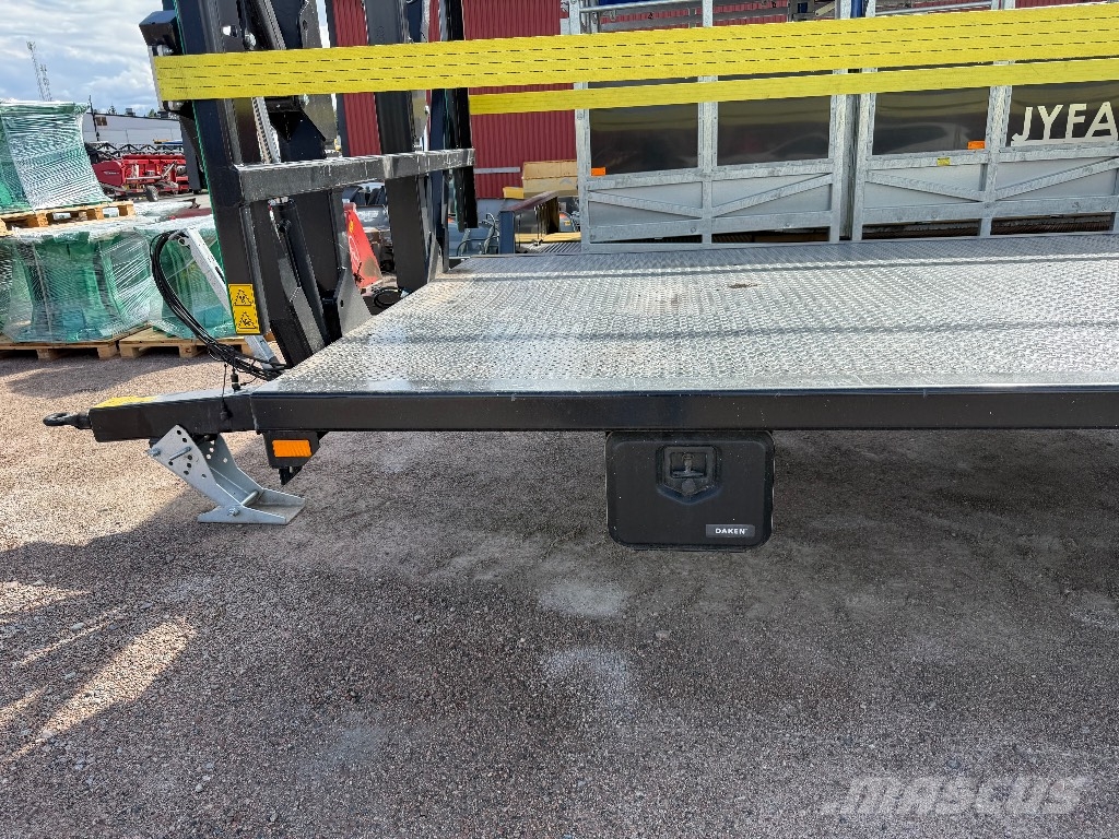 Palmse Trailer 3800 balvagn med hydraulisk sidor Remolques para pacas