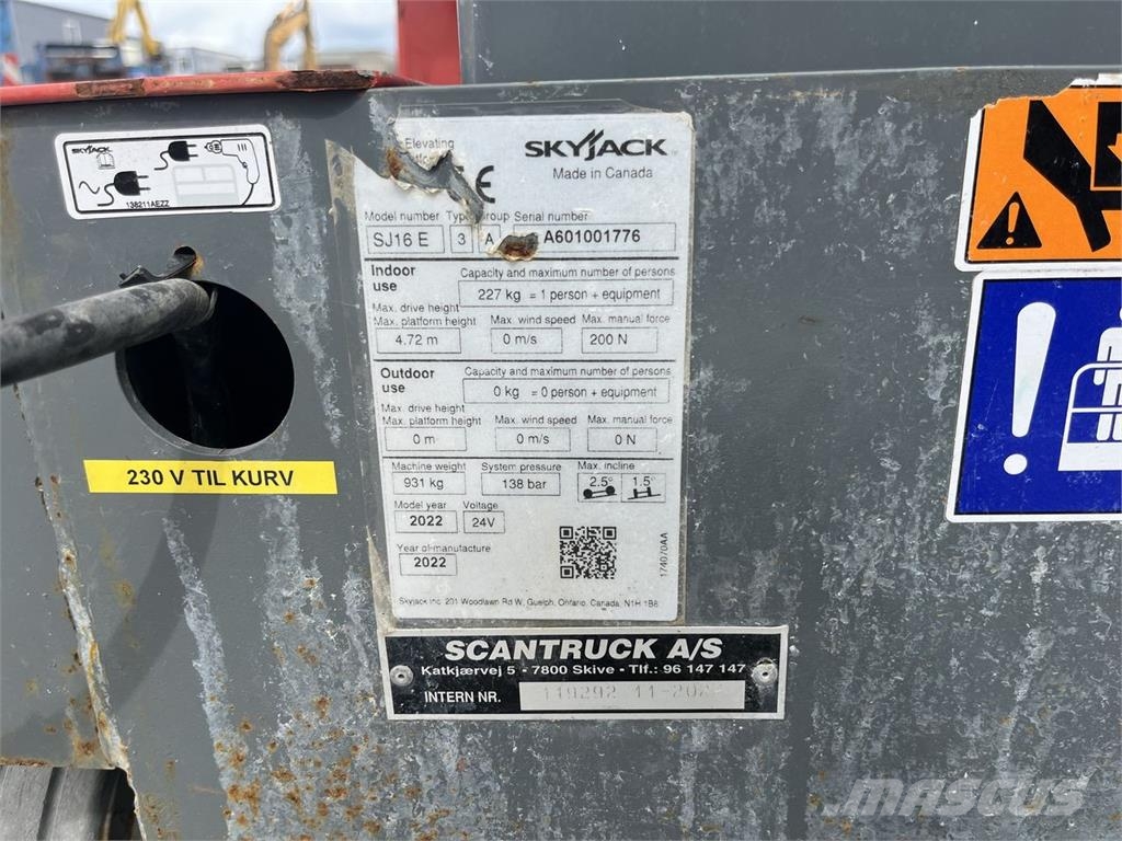 SkyJack SJ16 E Used Personnel lifts and access elevators