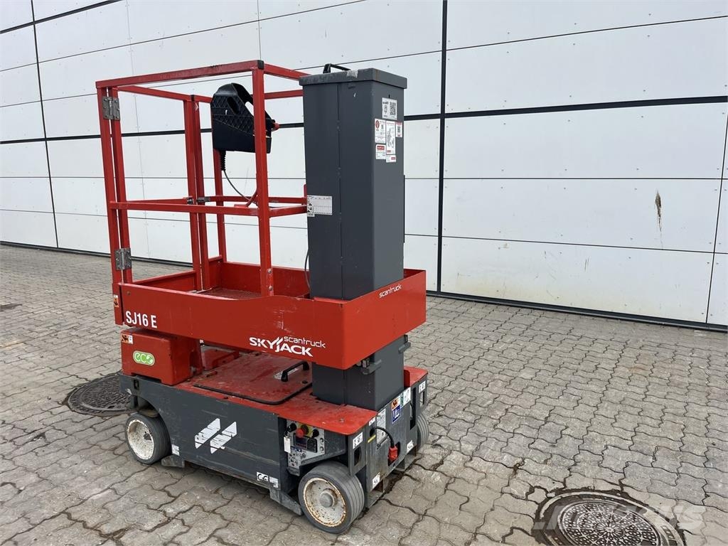 SkyJack SJ16 E Used Personnel lifts and access elevators