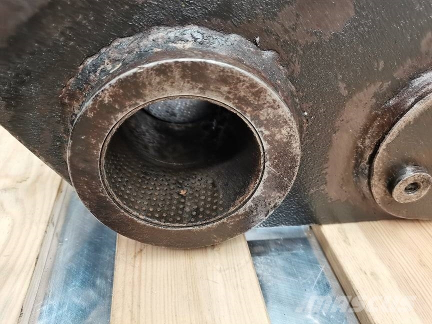 CAT TH 407 {Kiwak} Wysięgniki i ramiona