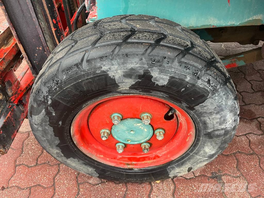 Manitou MC25N 2WD V-4119 IO Камиони за херавни местности