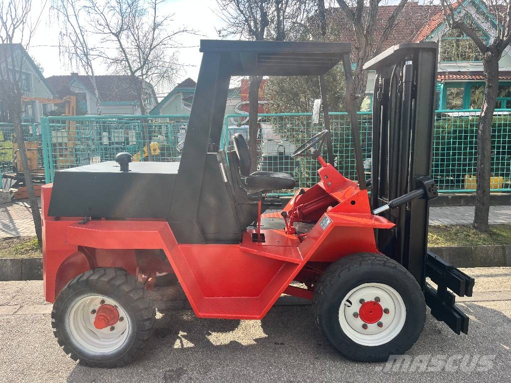 Manitou MC25N 2WD V-4119 IO Камиони за херавни местности