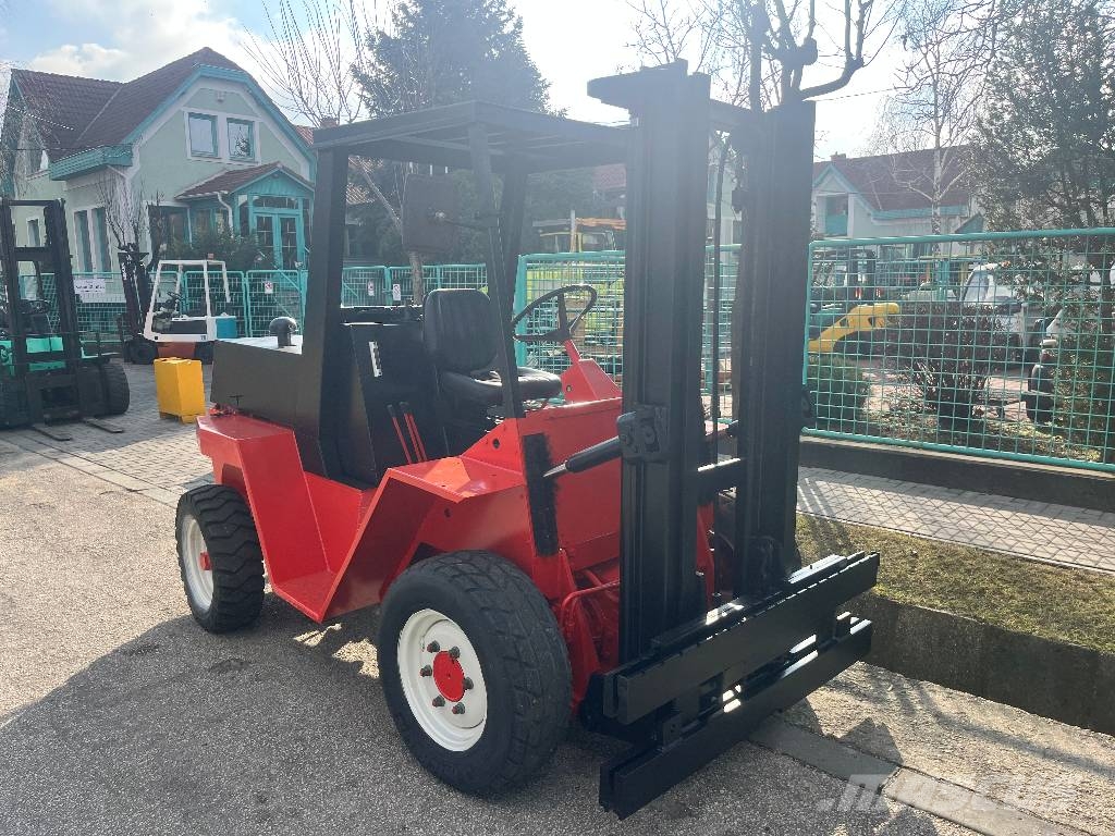 Manitou MC25N 2WD V-4119 IO Камиони за херавни местности