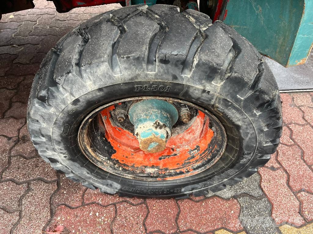 Manitou MC25N 2WD V-4119 IO Камиони за херавни местности