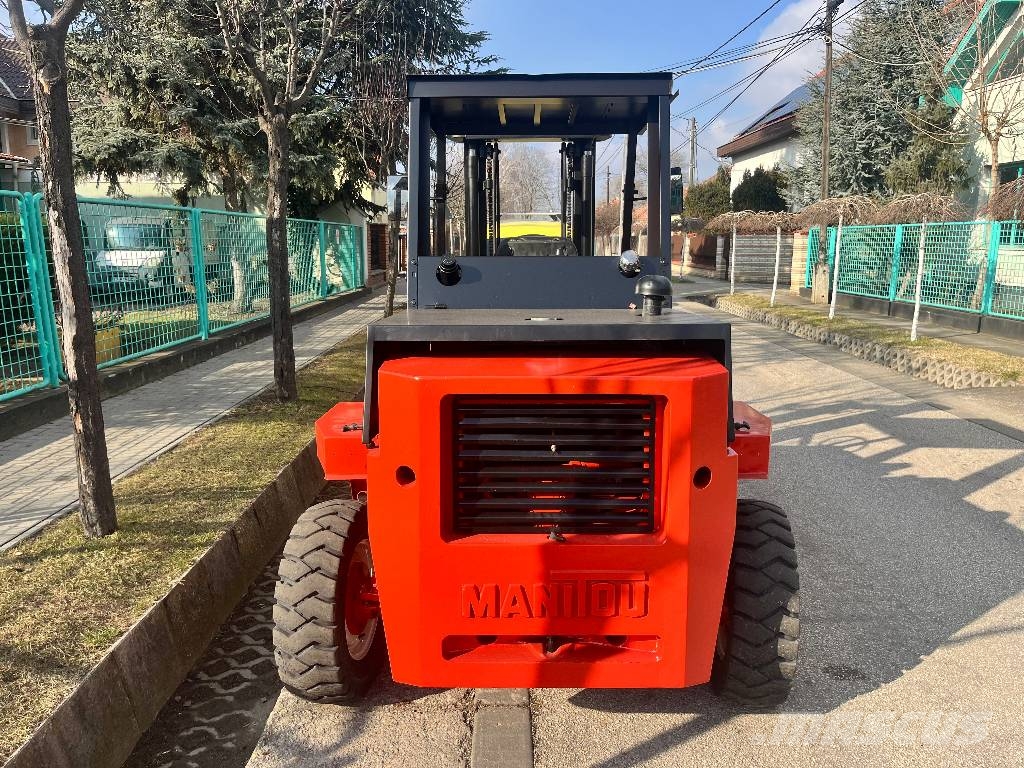 Manitou MC25N 2WD V-4119 IO Камиони за херавни местности