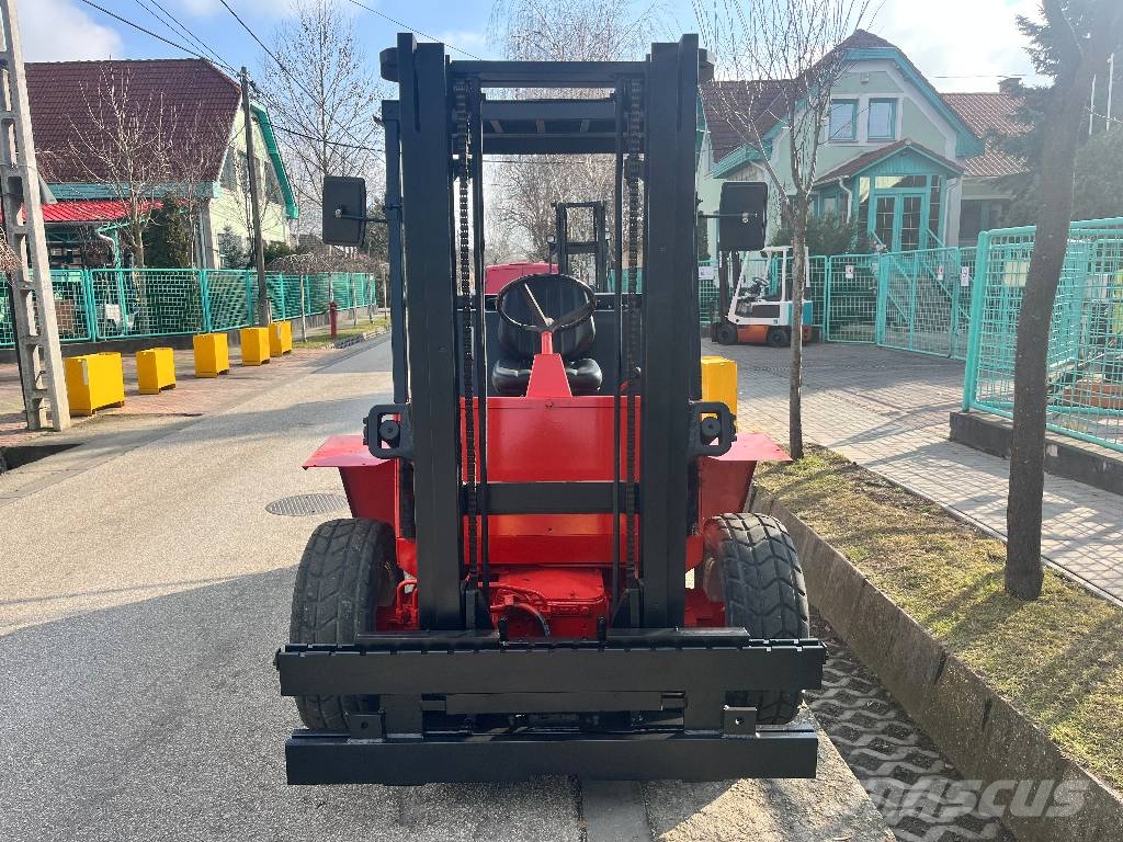 Manitou MC25N 2WD V-4119 IO Камиони за херавни местности