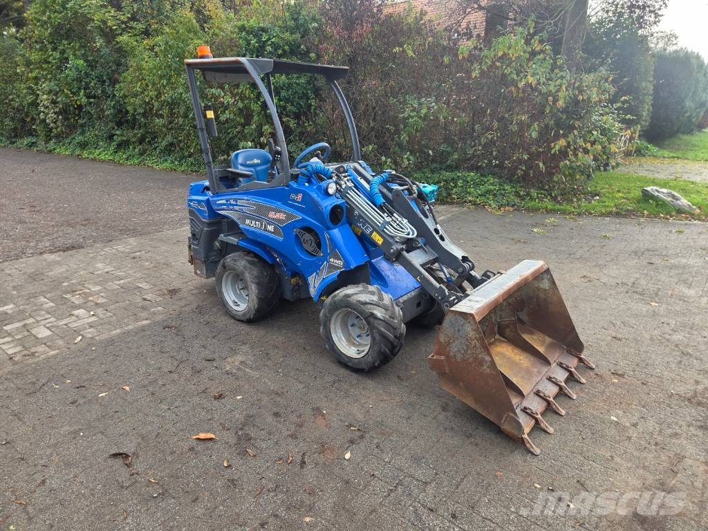 Multione 5.3K 4WD لوادر متعددة الأغراض