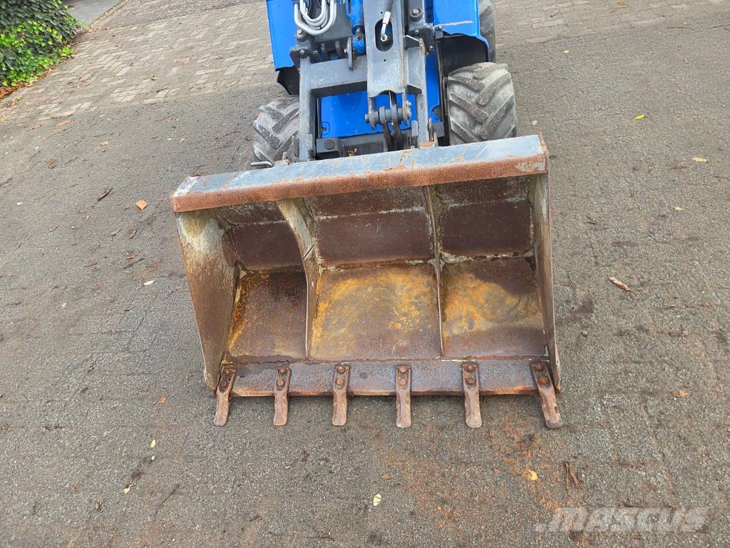 Multione 5.3K 4WD لوادر متعددة الأغراض