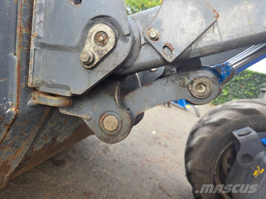 Multione 5.3K 4WD لوادر متعددة الأغراض