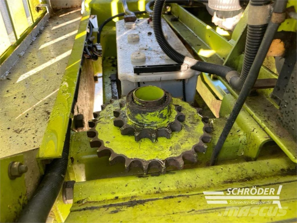 CLAAS JAGUAR 682 S + PICKUP PU 300 Самоходные кормоуборочные комбайны