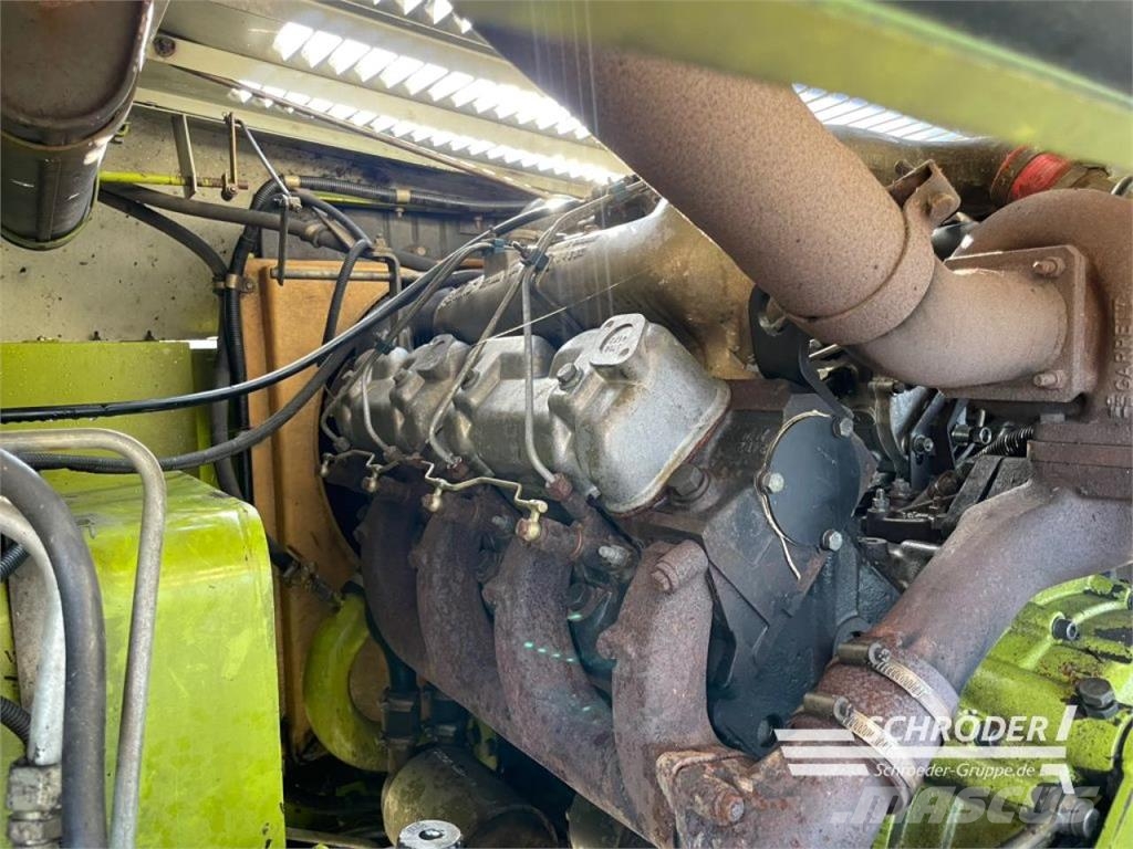 CLAAS JAGUAR 682 S + PICKUP PU 300 Самоходные кормоуборочные комбайны