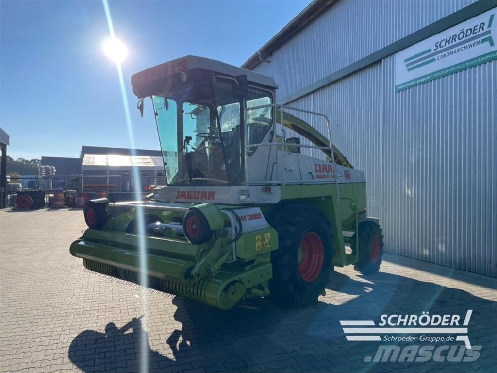 CLAAS JAGUAR 682 S + PICKUP PU 300 Самоходные кормоуборочные комбайны