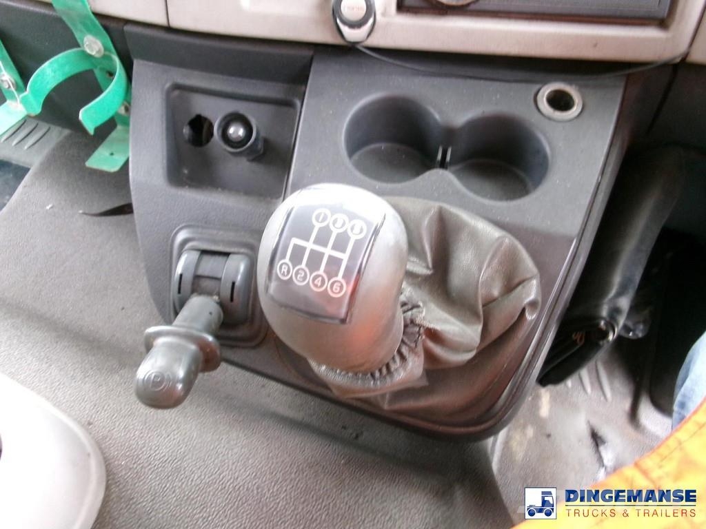 Volvo FL 240 4x2 RHD fuel tank 13 m3 / 4 comp Camiones cisternas