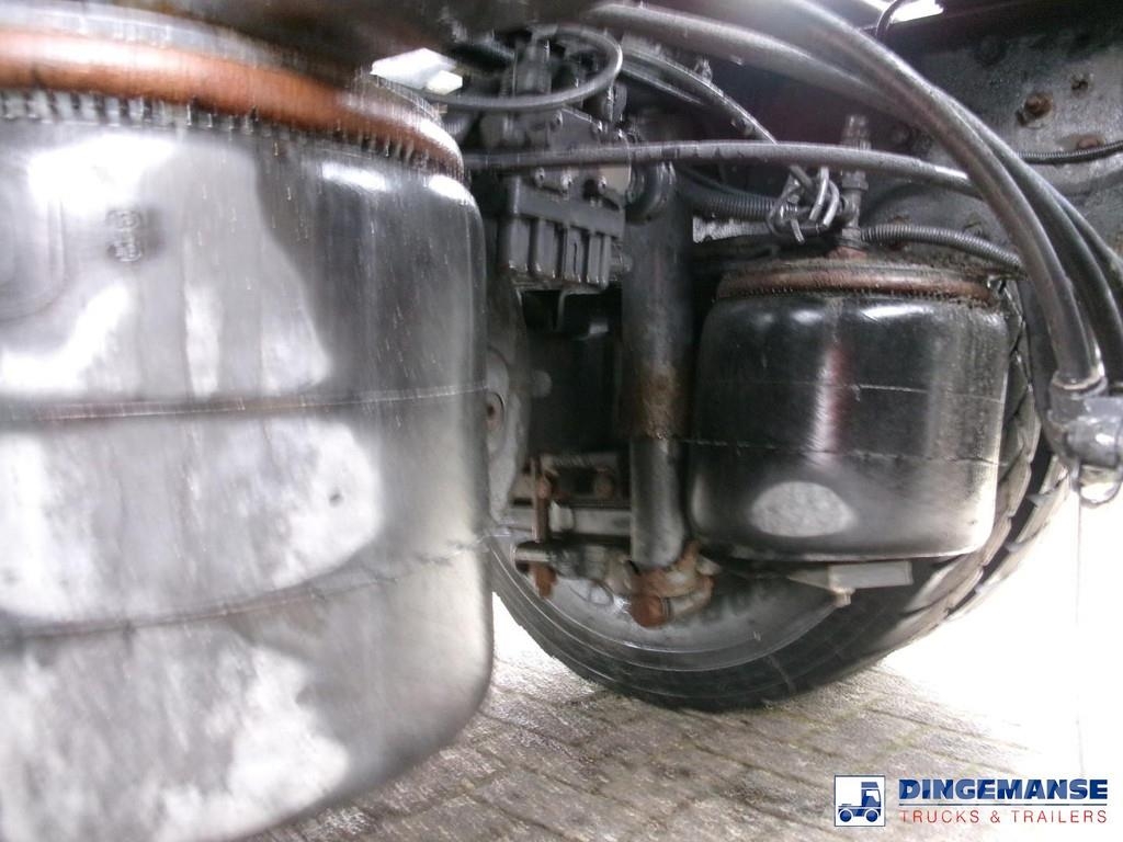 Volvo FL 240 4x2 RHD fuel tank 13 m3 / 4 comp Camiones cisternas