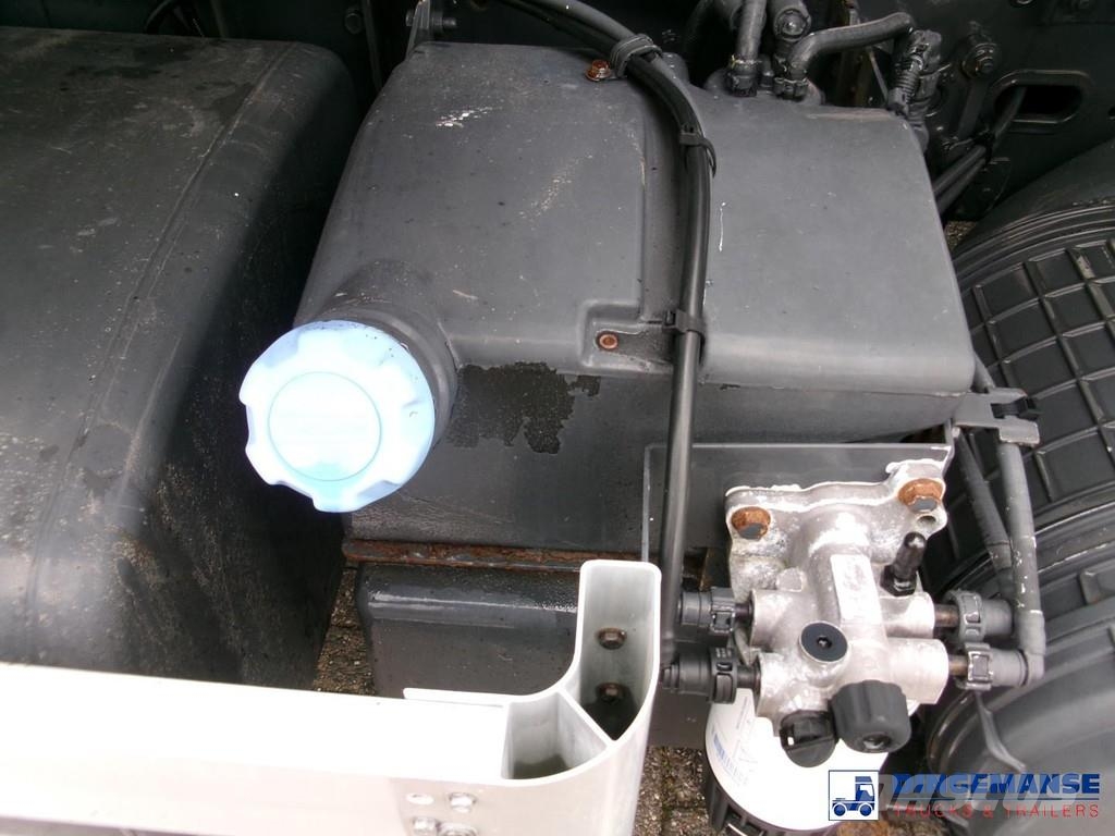 Volvo FL 240 4x2 RHD fuel tank 13 m3 / 4 comp Camiones cisternas