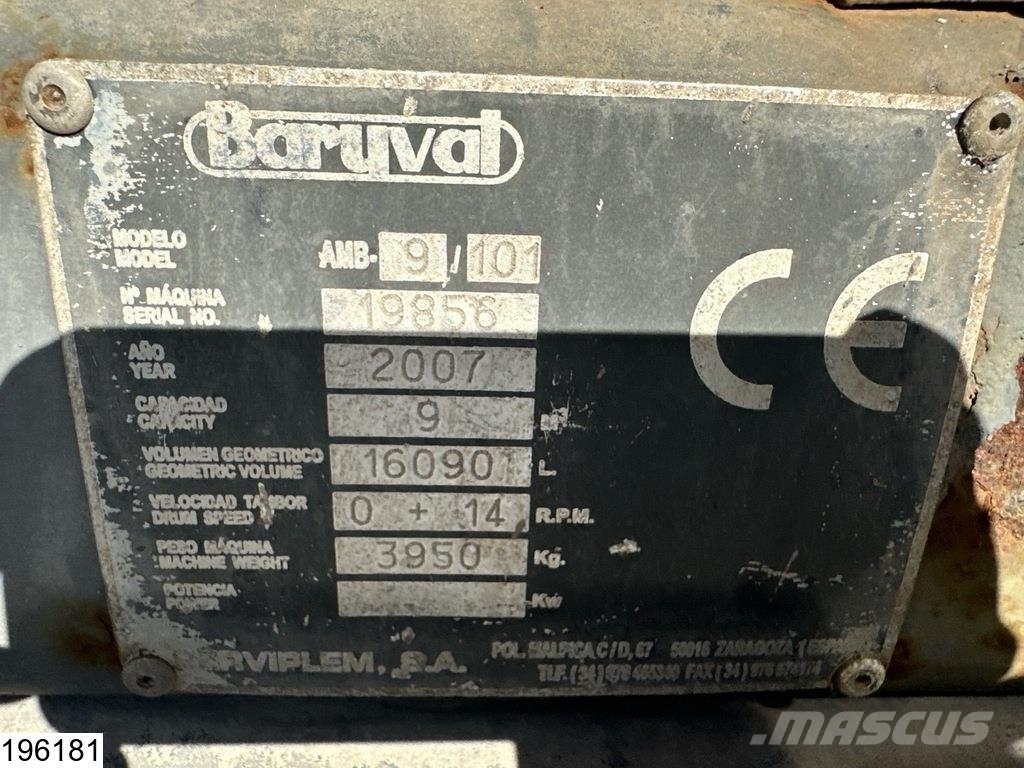 Iveco Trakker 8x4, Baruval 9m3, Manual transmission Betonvedēji