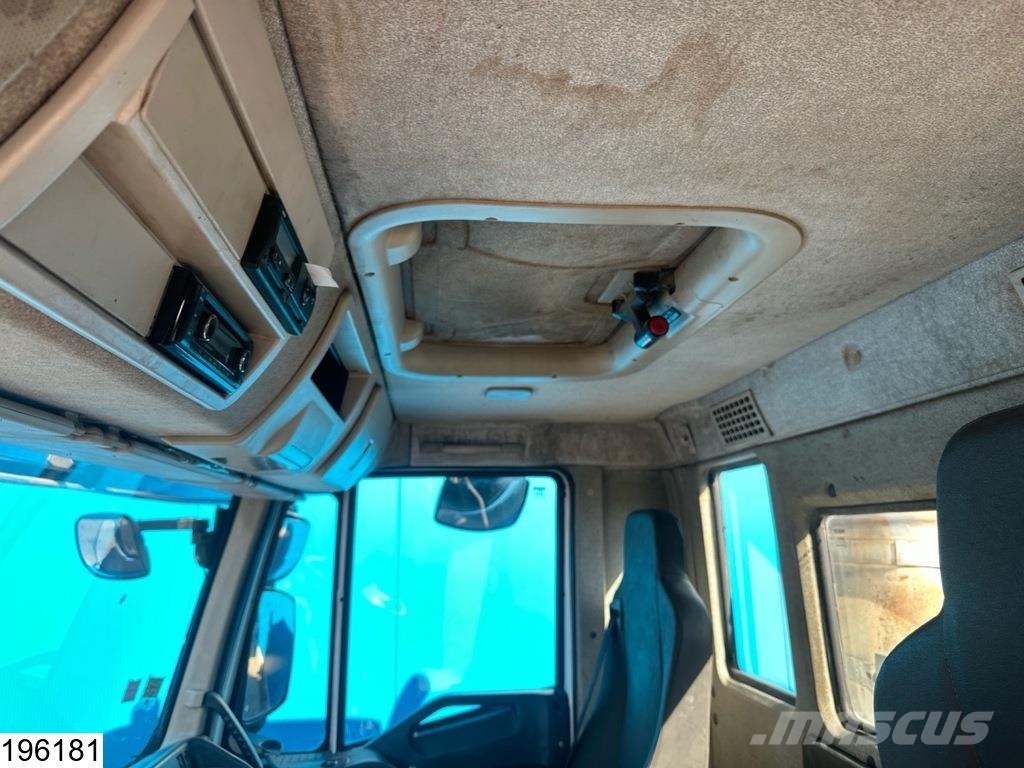 Iveco Trakker 8x4, Baruval 9m3, Manual transmission Betonvedēji