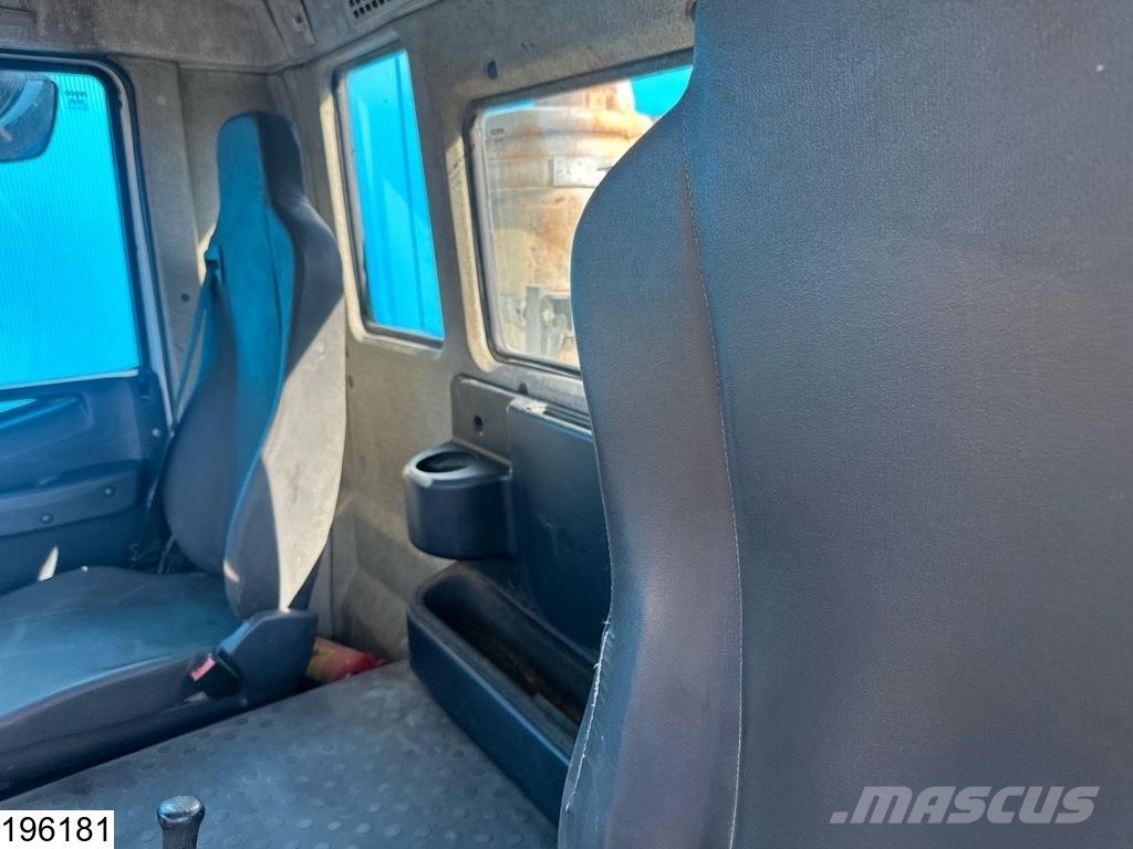 Iveco Trakker 8x4, Baruval 9m3, Manual transmission Betonvedēji