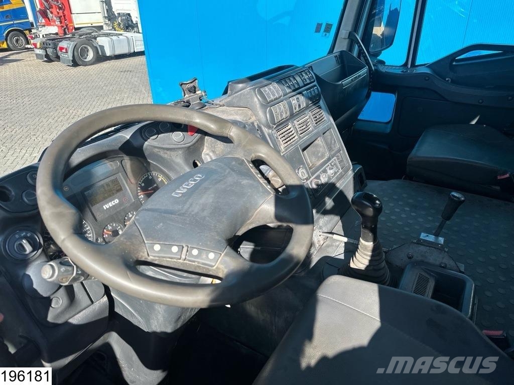 Iveco Trakker 8x4, Baruval 9m3, Manual transmission Betonvedēji