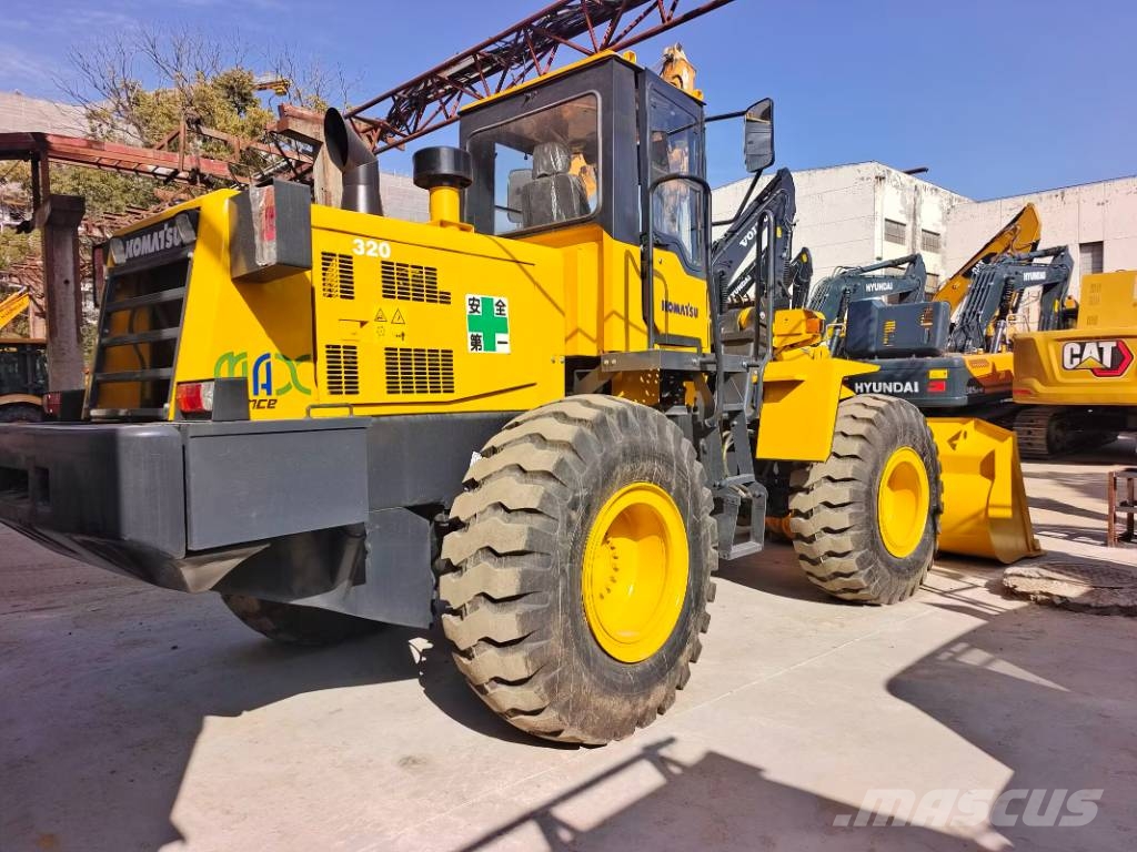Komatsu WA 320 made in Japan Utovarivači na kotačima