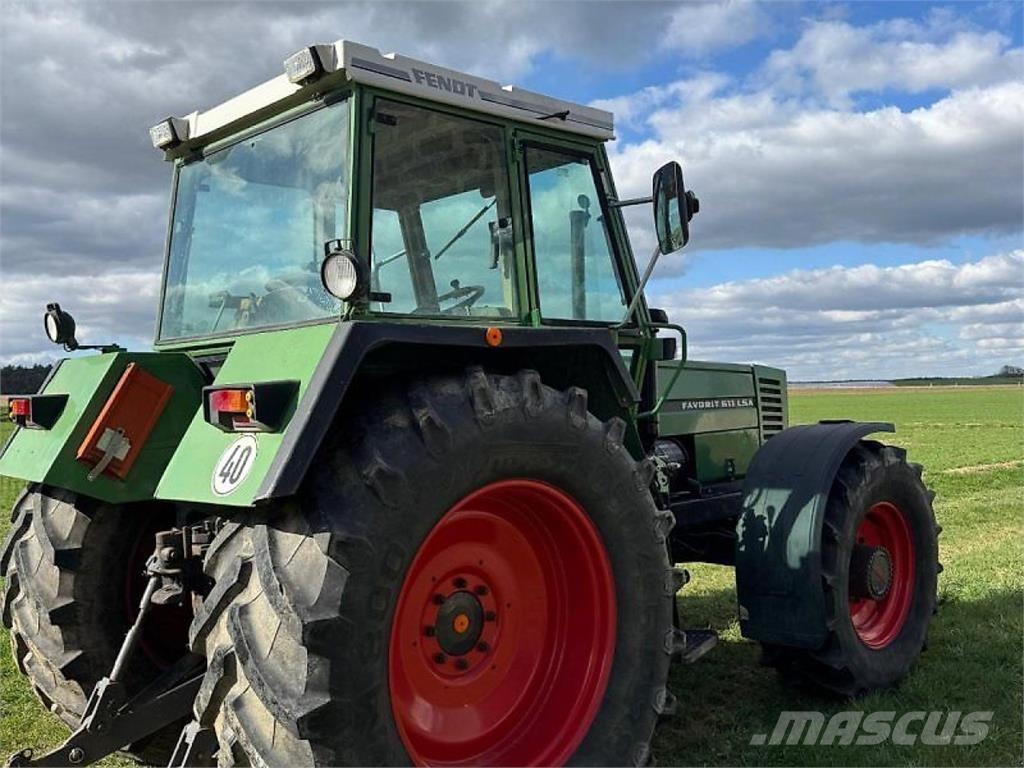 Fendt Favorit 611 LSA Трактори