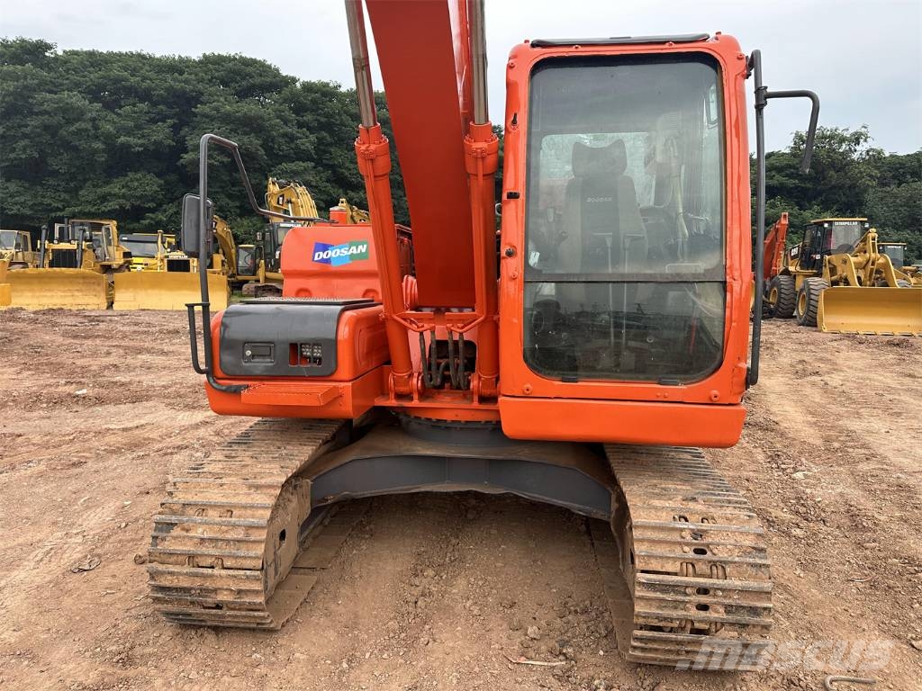 Doosan DX120 Bagri goseničarji