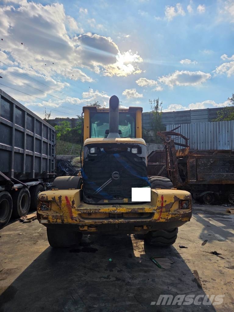 Volvo L 120 F ホイールローダー・タイヤショベル