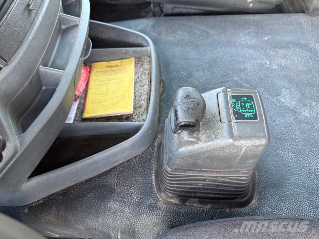 Mercedes-Benz Axor 3243K Camiones bañeras basculantes o volquetes