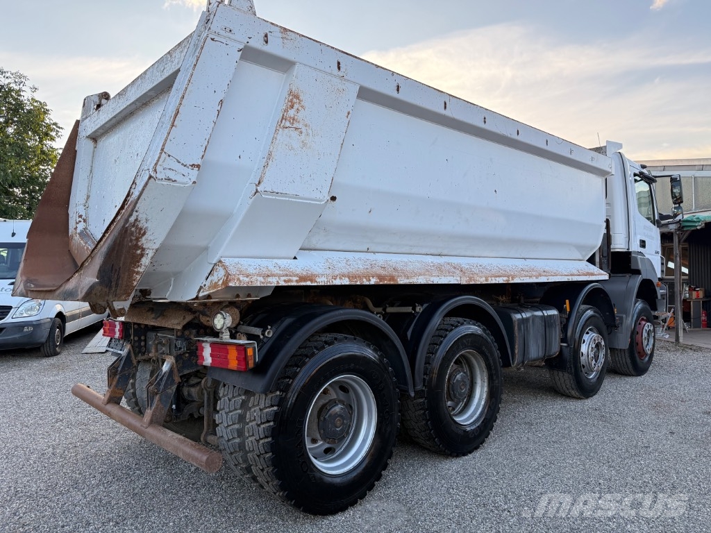 Mercedes-Benz Axor 3243K Camiones bañeras basculantes o volquetes