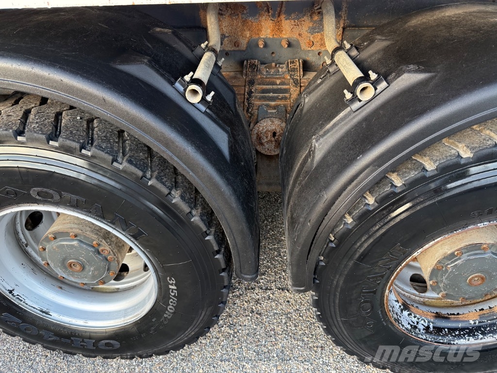Mercedes-Benz Axor 3243K Camiones bañeras basculantes o volquetes