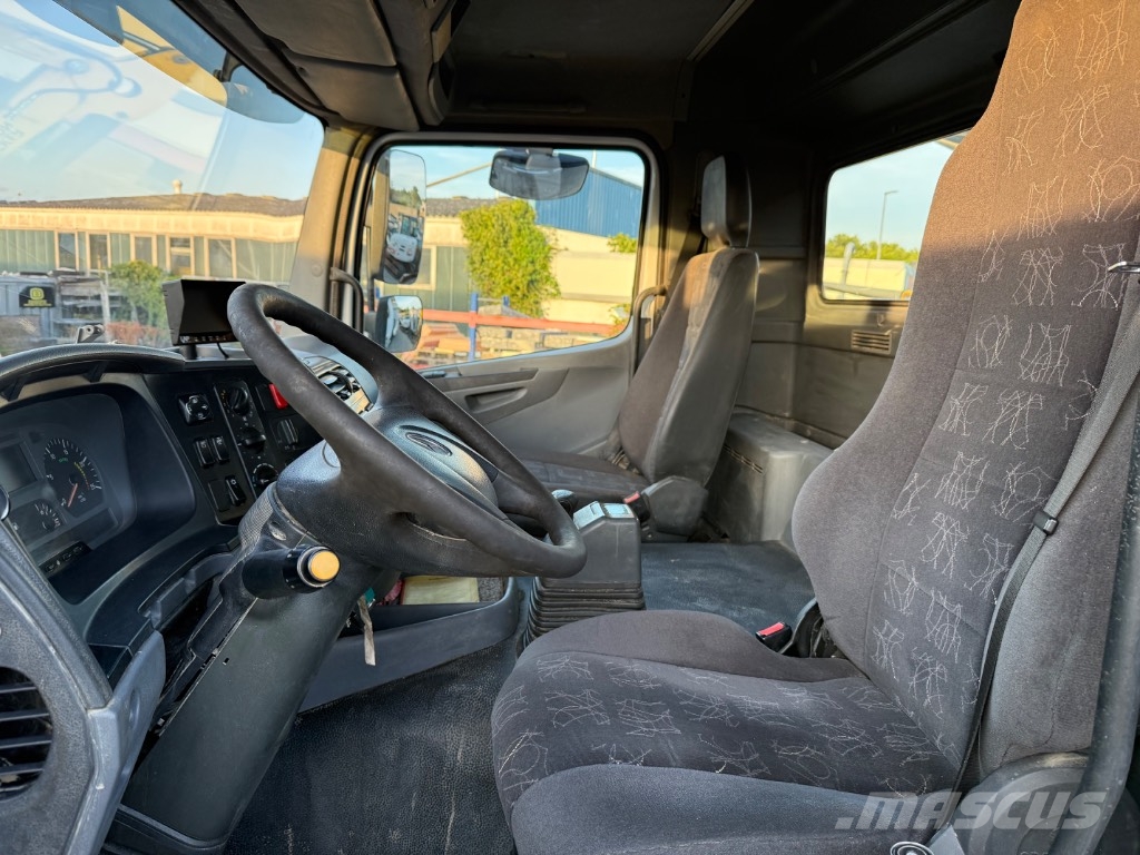 Mercedes-Benz Axor 3243K Camiones bañeras basculantes o volquetes