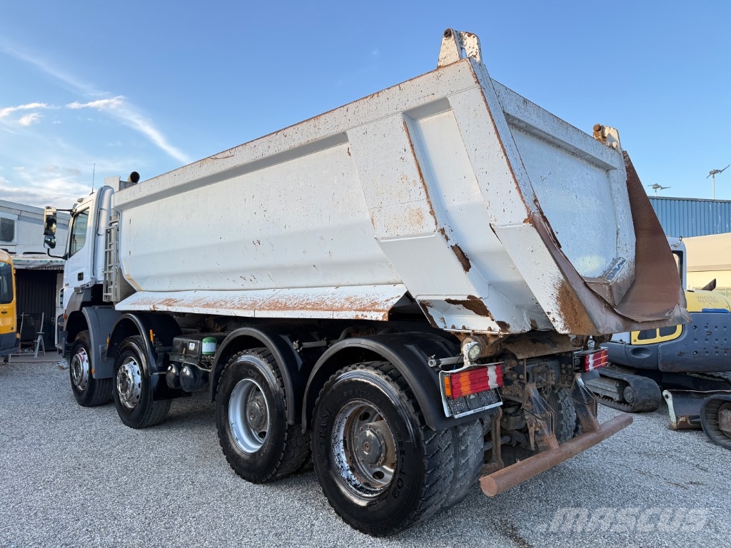 Mercedes-Benz Axor 3243K Camiones bañeras basculantes o volquetes