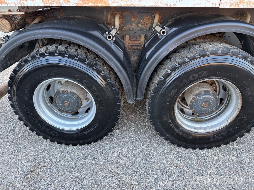 Mercedes-Benz Axor 3243K Camiones bañeras basculantes o volquetes