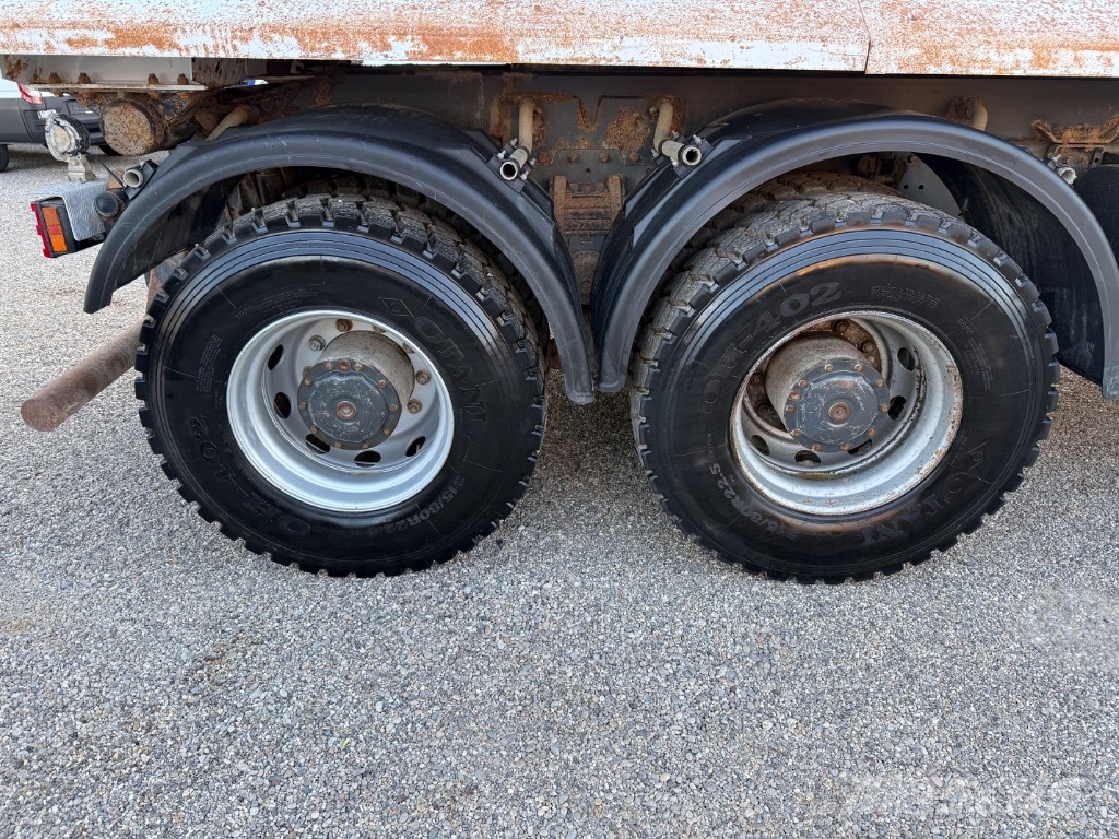 Mercedes-Benz Axor 3243K Camiones bañeras basculantes o volquetes