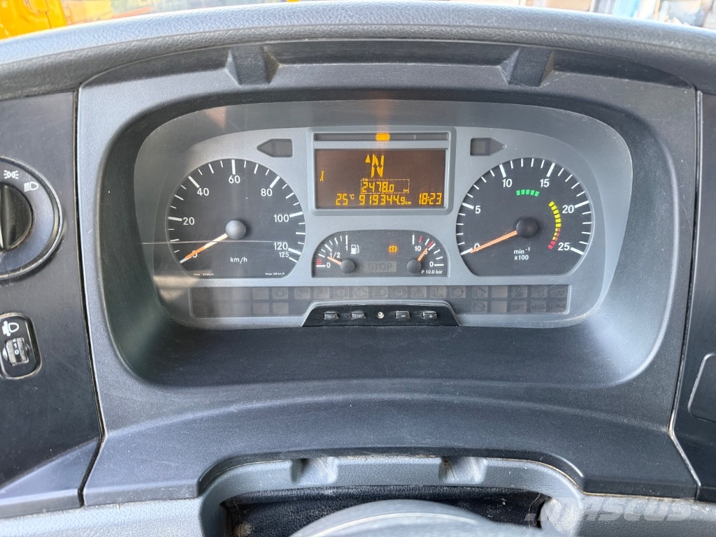 Mercedes-Benz Axor 3243K Camiones bañeras basculantes o volquetes