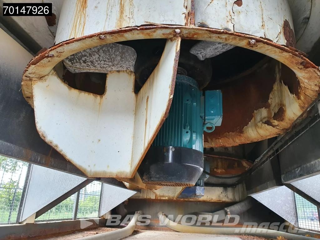Sdmo 51.2L70-4P 2600 KVA - ENGINE NEEDS REPAIR ディーゼル発電機
