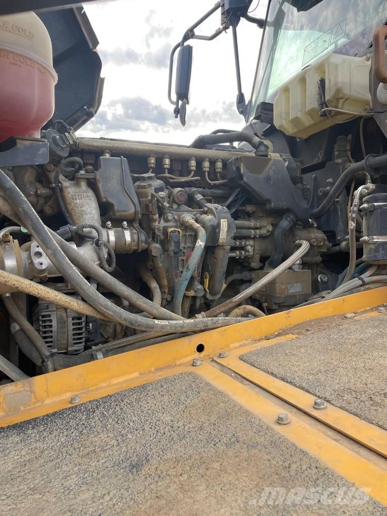 Bell B 30 E Dumper - Knickgelenk