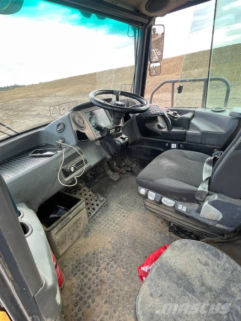 Bell B 30 E Dumper - Knickgelenk