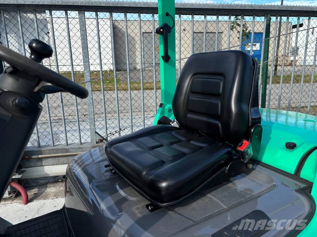 Mitsubishi FDE25-F18D Diesel Stapler
