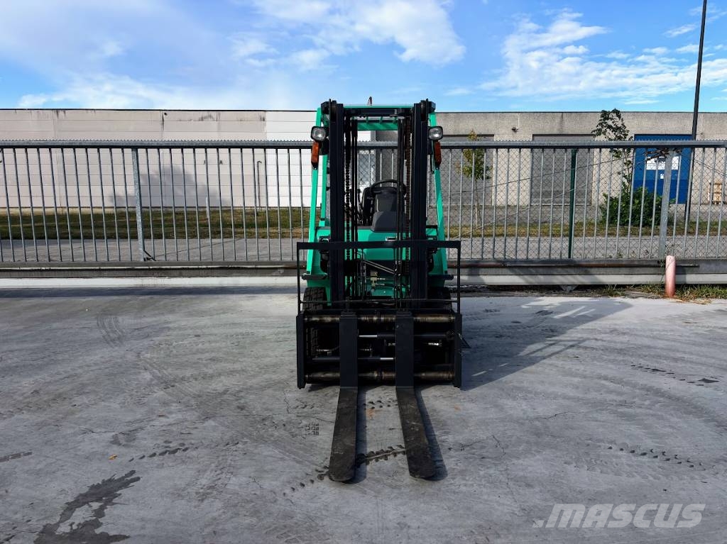Mitsubishi FDE25-F18D Diesel Stapler