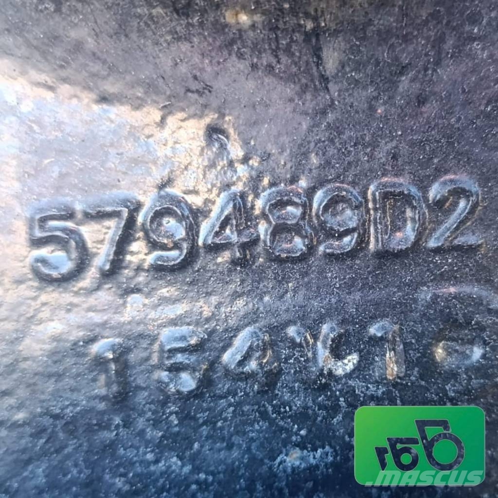 Fendt 943 MT Ballast Roller Track Idler AGCO 580851D1 الشاسيه والتعليق