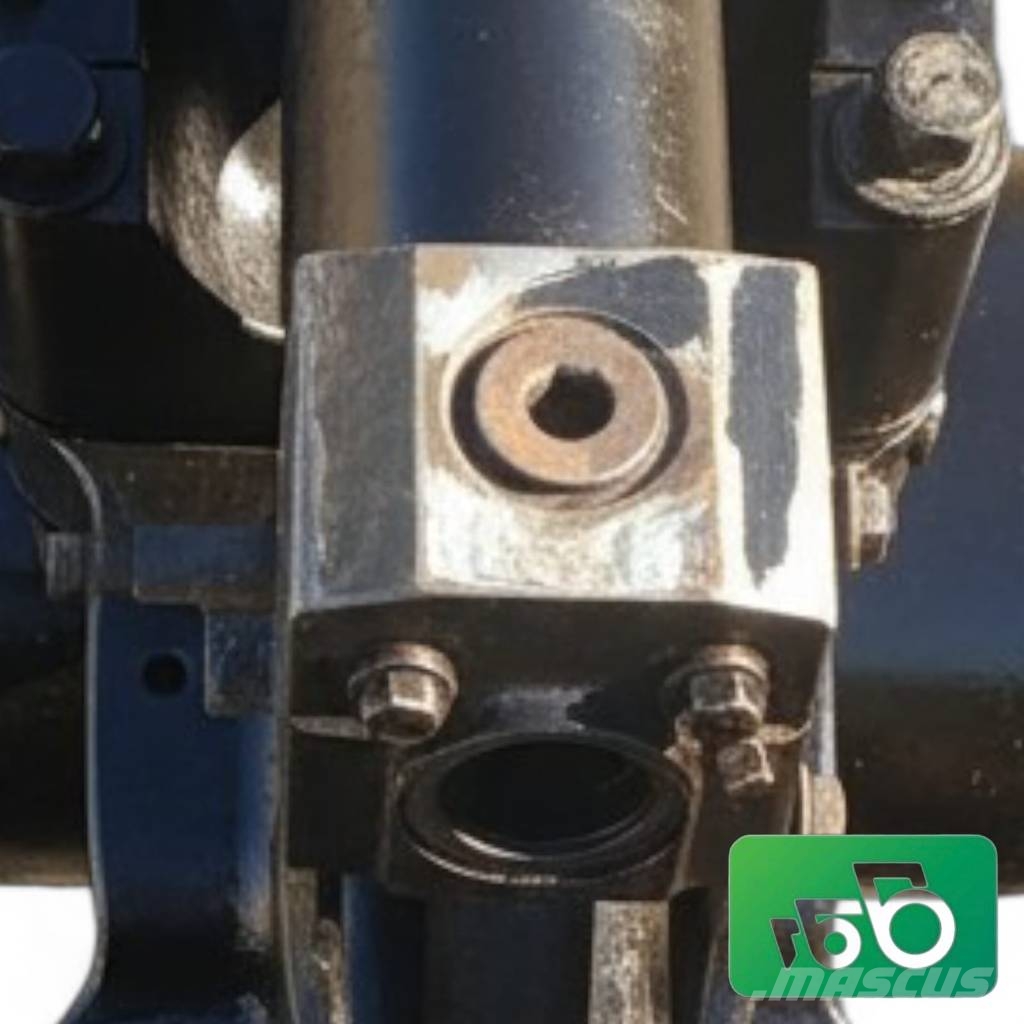 Fendt 943 MT Ballast Roller Track Idler AGCO 580851D1 الشاسيه والتعليق