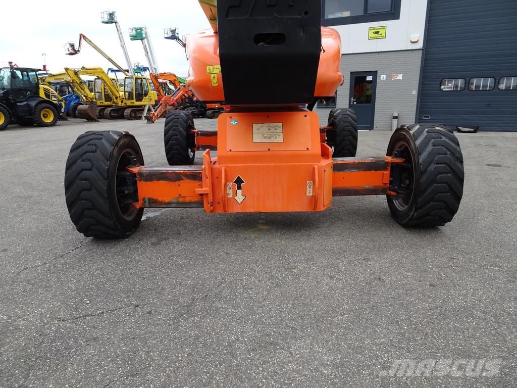 JLG 1250AJP Gelenkteleskoparbeitsbühnen